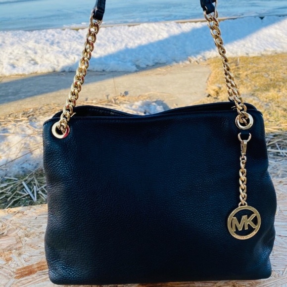 Michael Kors Handbags - ❇️PRICE IS FIRM ❇️MICHAEL KORS SHOULDER BAG